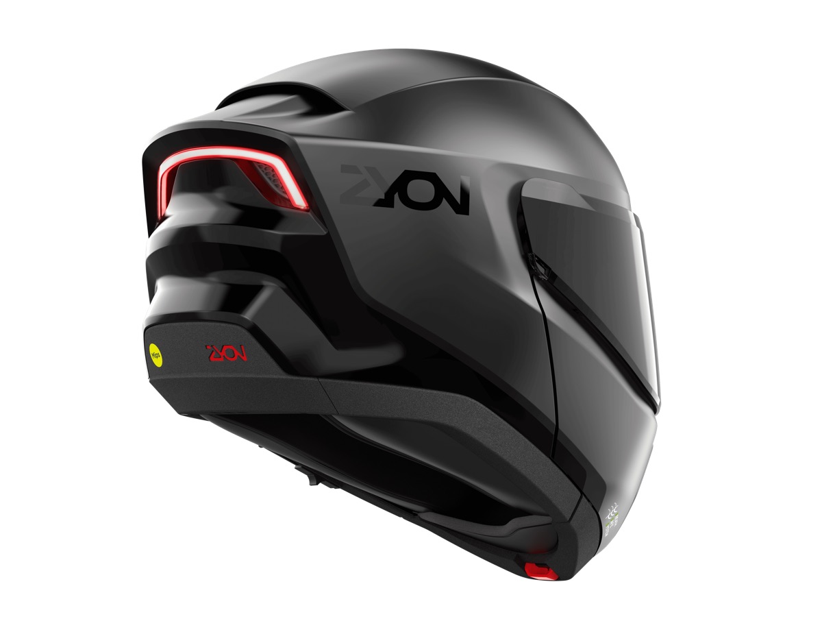 ZYON Helmets · Beschaffung zwischen Hersteller und Engineering-Zulieferer